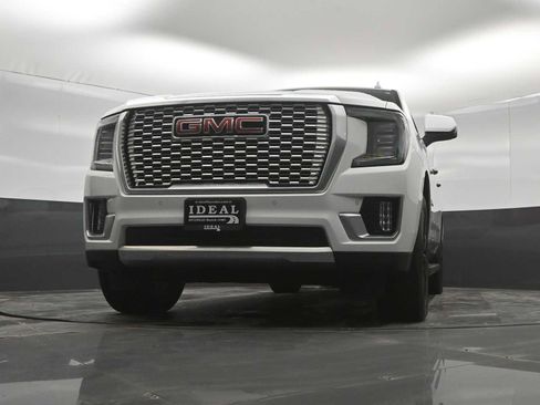 Used 2022 GMC Yukon XL Denali AWD/4WD image 34