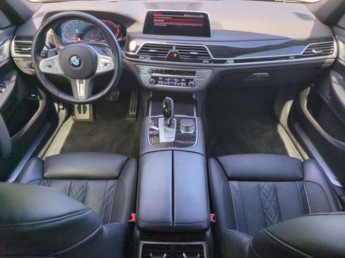 Used 2022 BMW 750i xDrive w/ M Sport Package AWD/4WD image 14