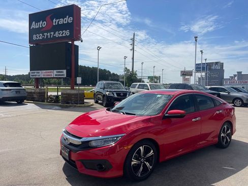 Used 2016 Honda Civic Touring image 4