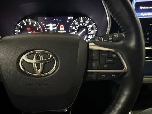 Used 2021 Toyota Highlander Platinum AWD/4WD image 16