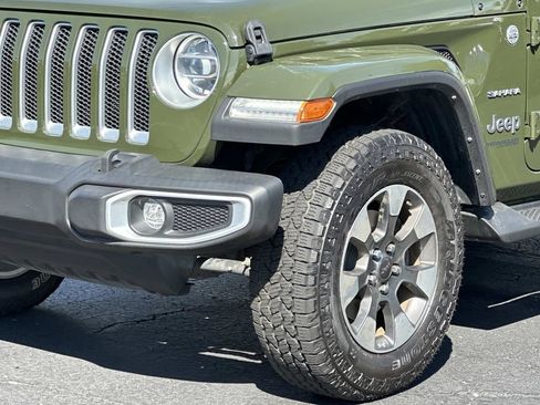Used 2022 Jeep Wrangler Unlimited Sahara w/ LED Lighting Group AWD/4WD image 8