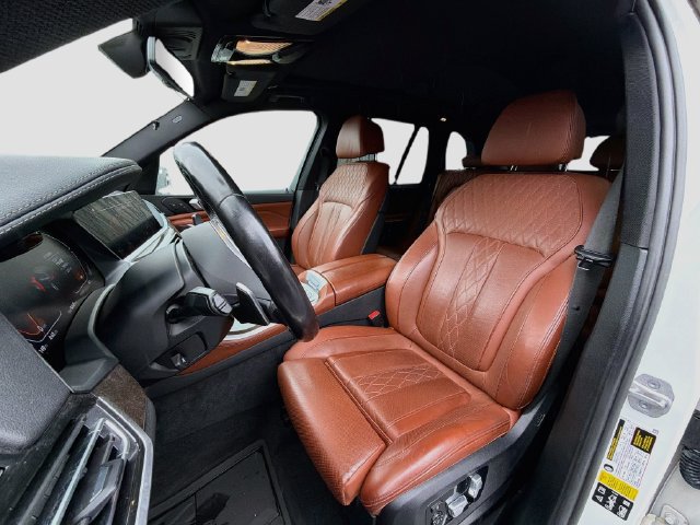 Used 2022 BMW X5 xDrive40i w/ M Sport Package AWD/4WD image 10