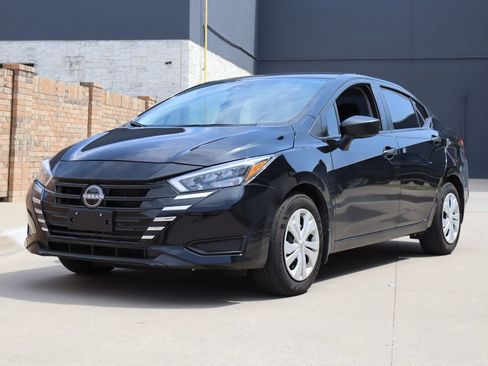 Used 2025 Nissan Versa S w/ Trunk Package FWD image 2