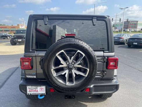 Used 2024 Jeep Wrangler Unlimited w/ Convenience Group AWD/4WD image 32