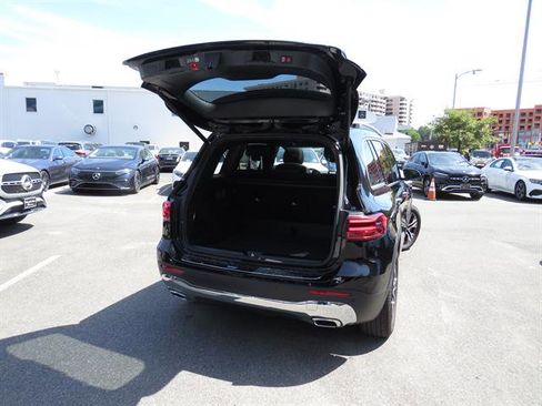 Used 2024 Mercedes-Benz GLB 250 4MATIC image 28