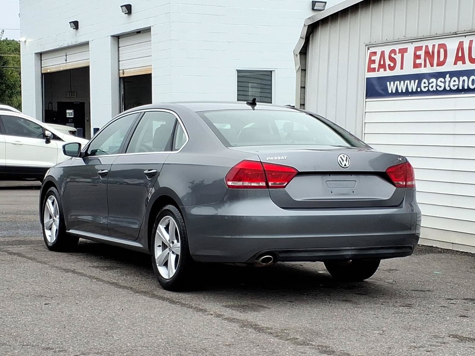 Used 2013 Volkswagen Passat 2.5 SE FWD image 3