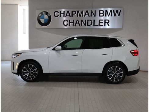 Used 2026 BMW X3 xDrive30i w/ Convenience Package AWD/4WD image 3