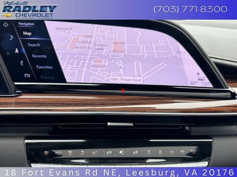 Used 2023 Cadillac Escalade Premium Luxury AWD/4WD image 19