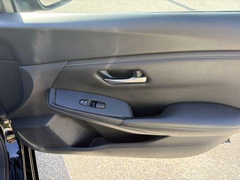 Used 2024 Nissan Sentra SV FWD image 24