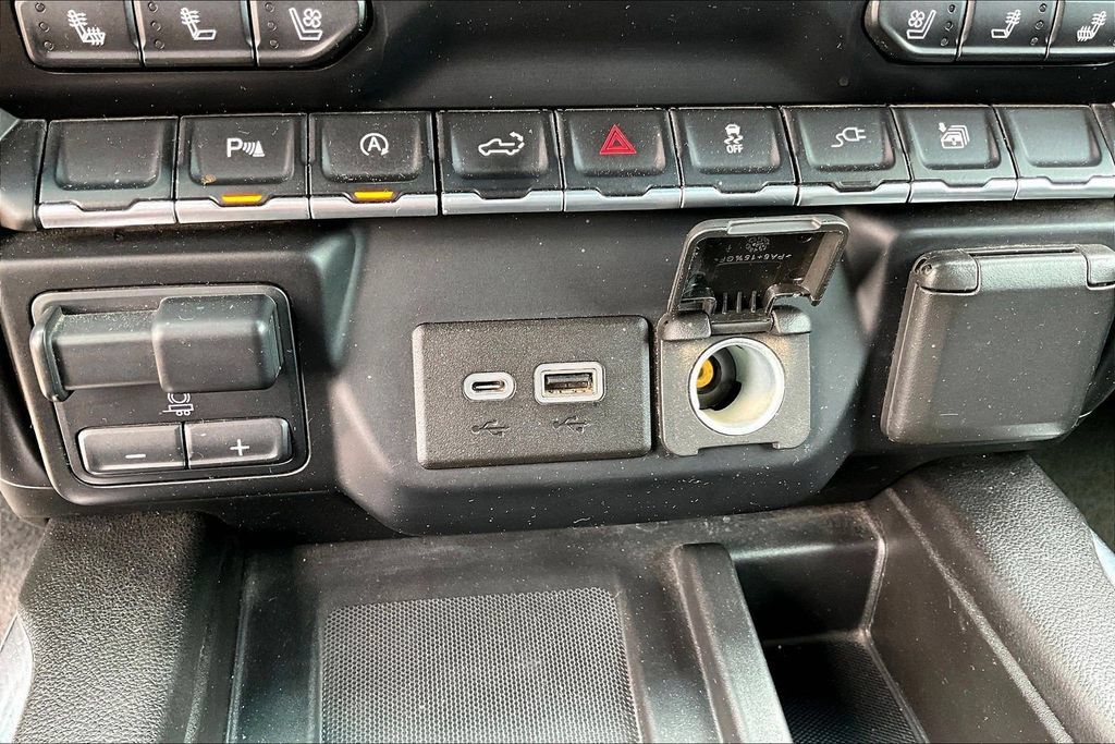 Used 2022 Chevrolet Silverado 1500 High Country AWD/4WD image 17