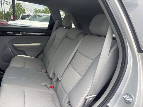 Used 2011 Kia Sorento LX w/ Convenience Pkg AWD/4WD image 13
