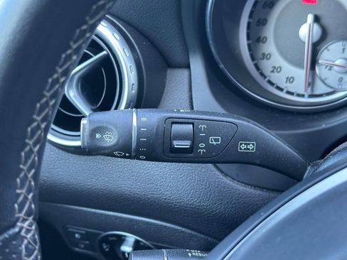 Used 2017 Mercedes-Benz GLA 250 4MATIC image 19