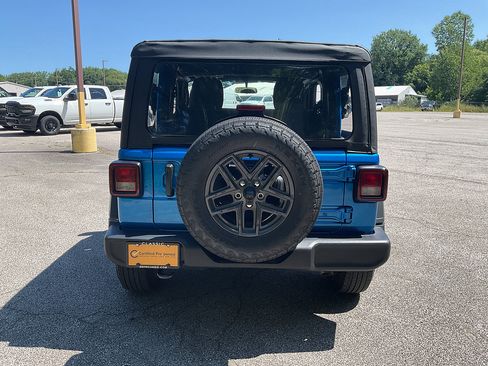 Used 2026 Jeep Wrangler Sport AWD/4WD image 6