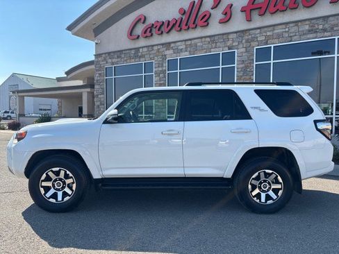 Used 2024 Toyota 4Runner TRD Off-Road Premium image 2