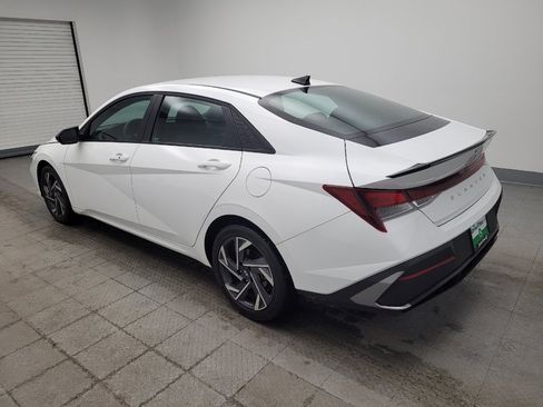 Used 2025 Hyundai Elantra Sport image 3