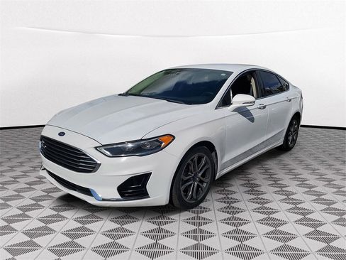 Used 2019 Ford Fusion SEL image 3