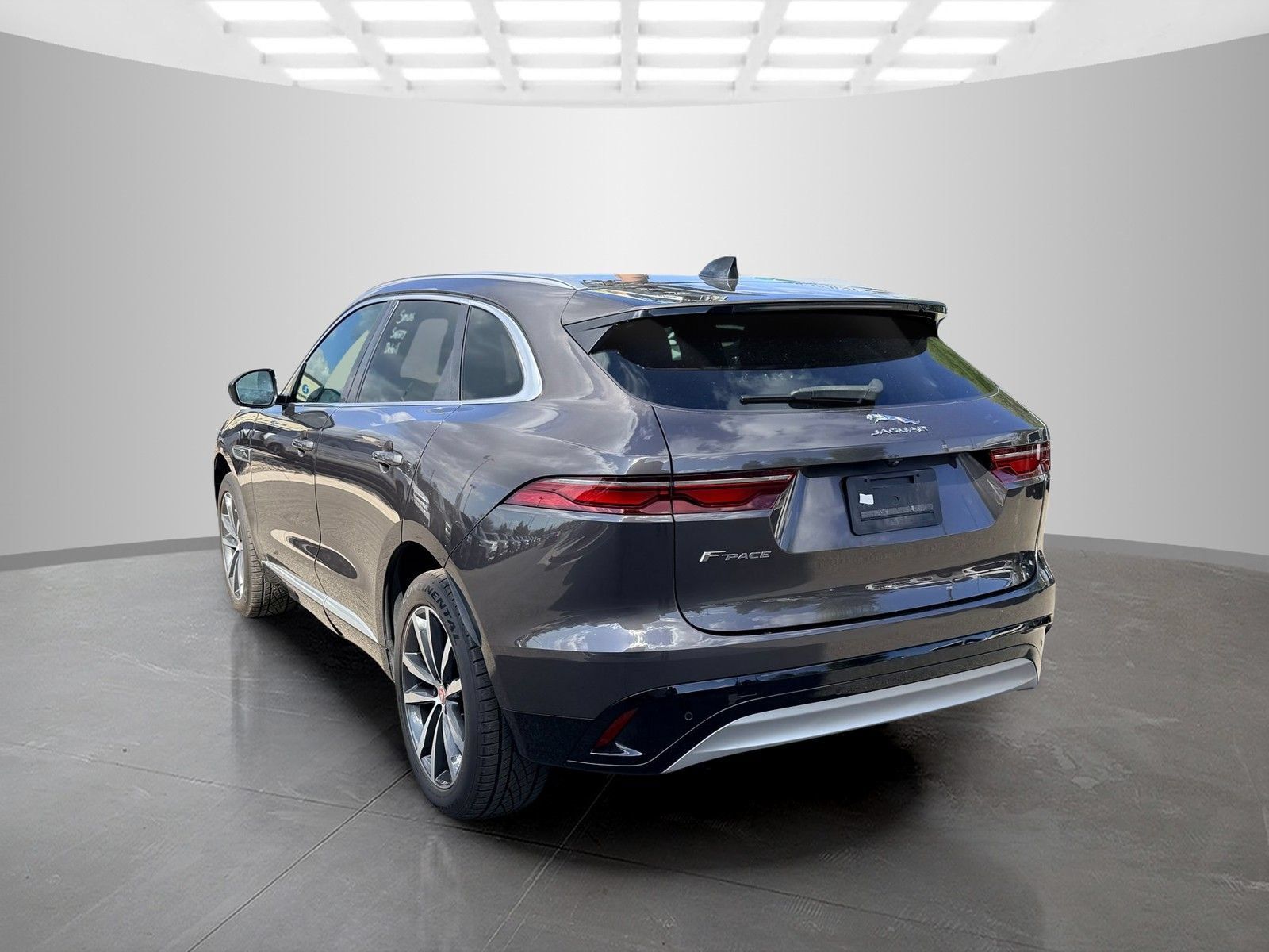 Used 2023 Jaguar F-PACE S AWD/4WD image 7