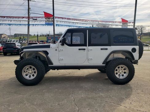 Used 2021 Jeep Wrangler Unlimited Sport image 7