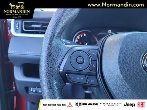 Used 2025 Toyota RAV4 XLE FWD image 13