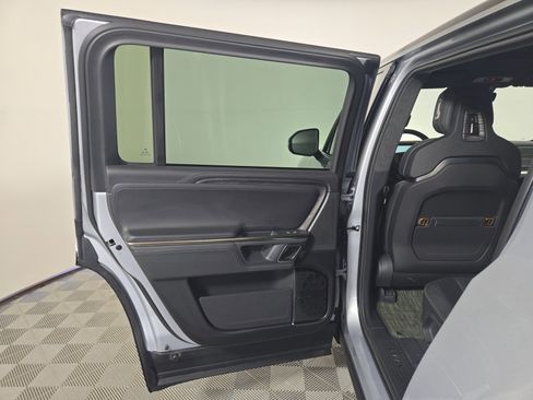 Used 2022 Rivian R1S Launch Edition image 17