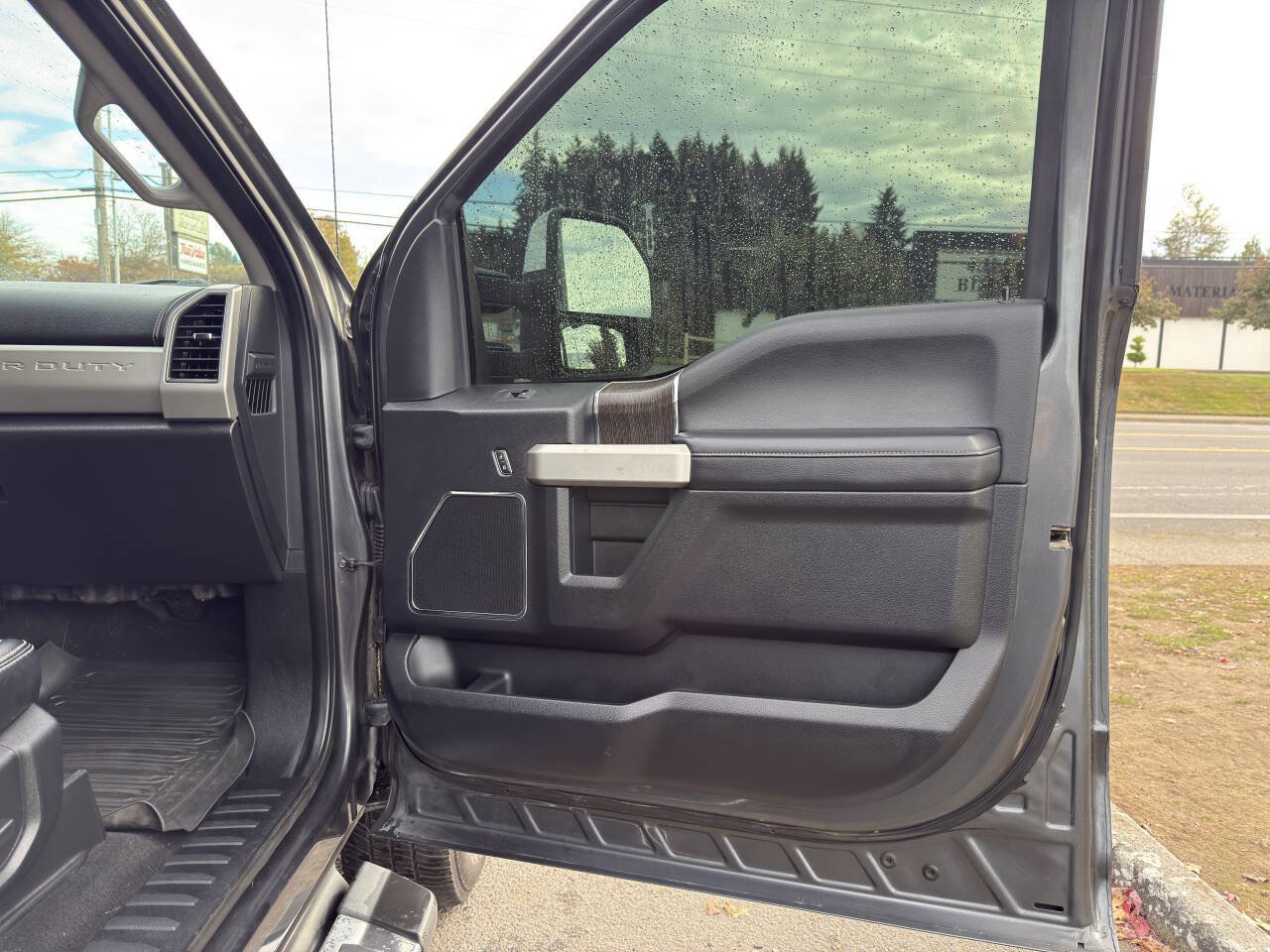 Used 2020 Ford F350 Lariat w/ Lariat Ultimate Package AWD/4WD image 12