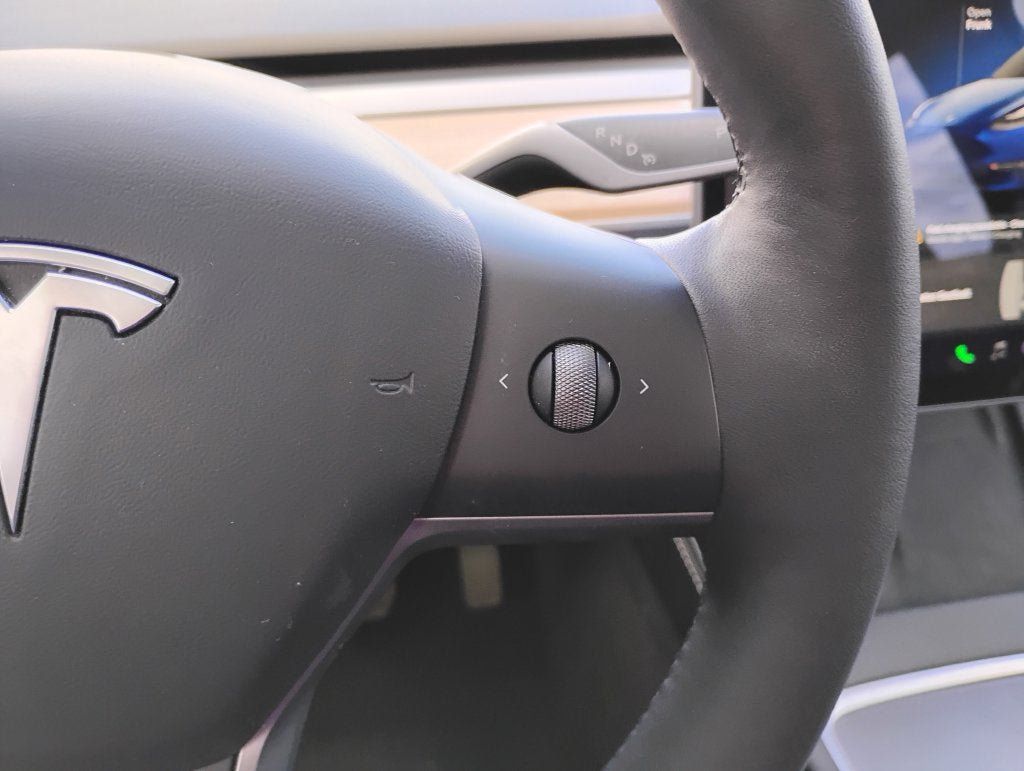Used 2022 Tesla Model Y Long Range AWD/4WD image 20