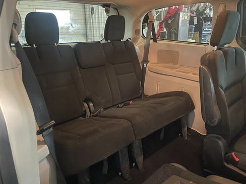 Used 2015 Dodge Grand Caravan SE w/ Quick Order Package 29E SE image 17