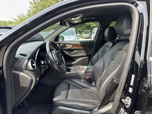 Used 2022 Mercedes-Benz GLC 300 4MATIC w/ Premium Package Lite image 13