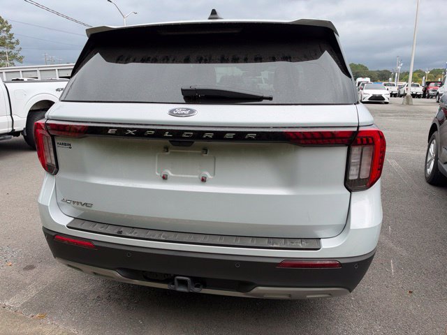 Used 2025 Ford Explorer Active w/ Active Comfort Package RWD image 9