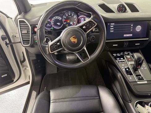 Certified 2023 Porsche Cayenne Platinum Edition AWD/4WD image 18