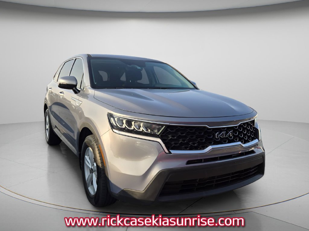 Used 2023 Kia Sorento LX FWD image 3