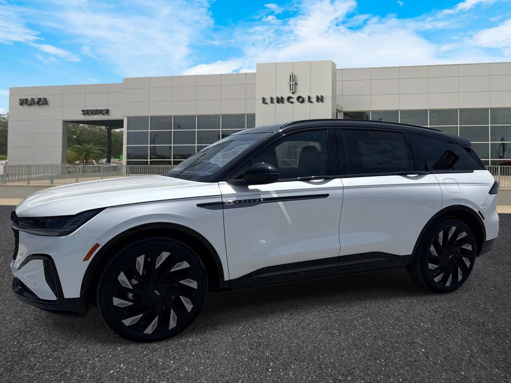 New 2026 Lincoln Nautilus Reserve w/ Jet Appearance Package AWD/4WD image 7