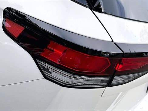 New 2026 Volkswagen Tiguan SE R-Line FWD image 14
