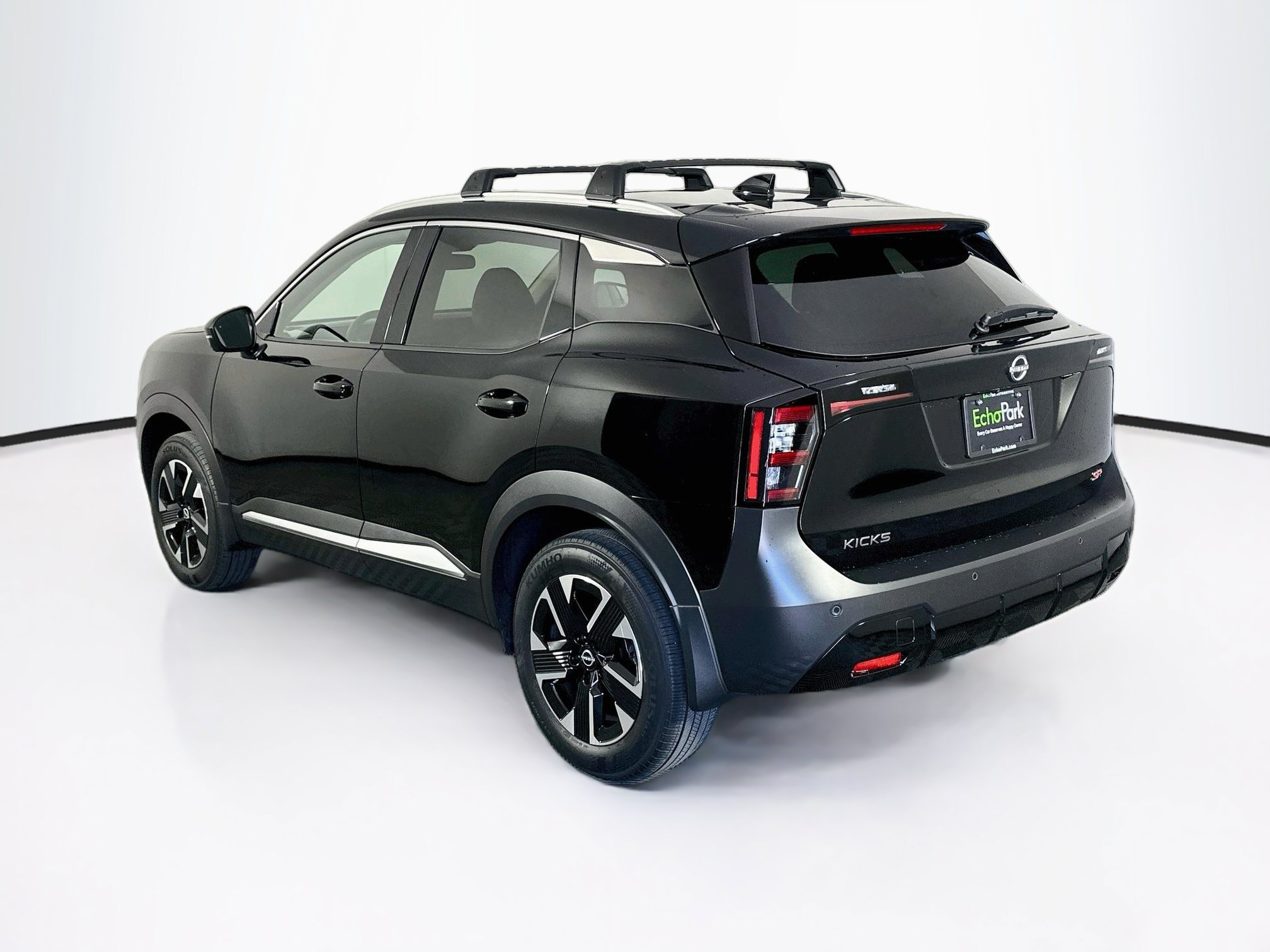 Used 2026 Nissan Kicks SR FWD image 5