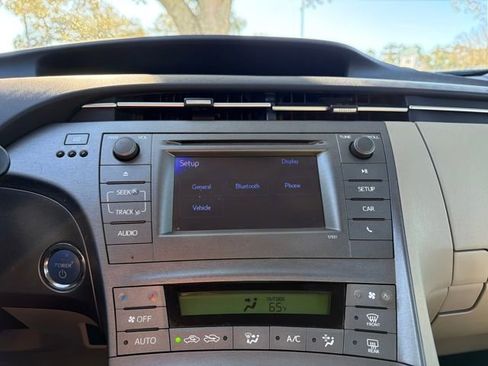 Used 2015 Toyota Prius Four image 22