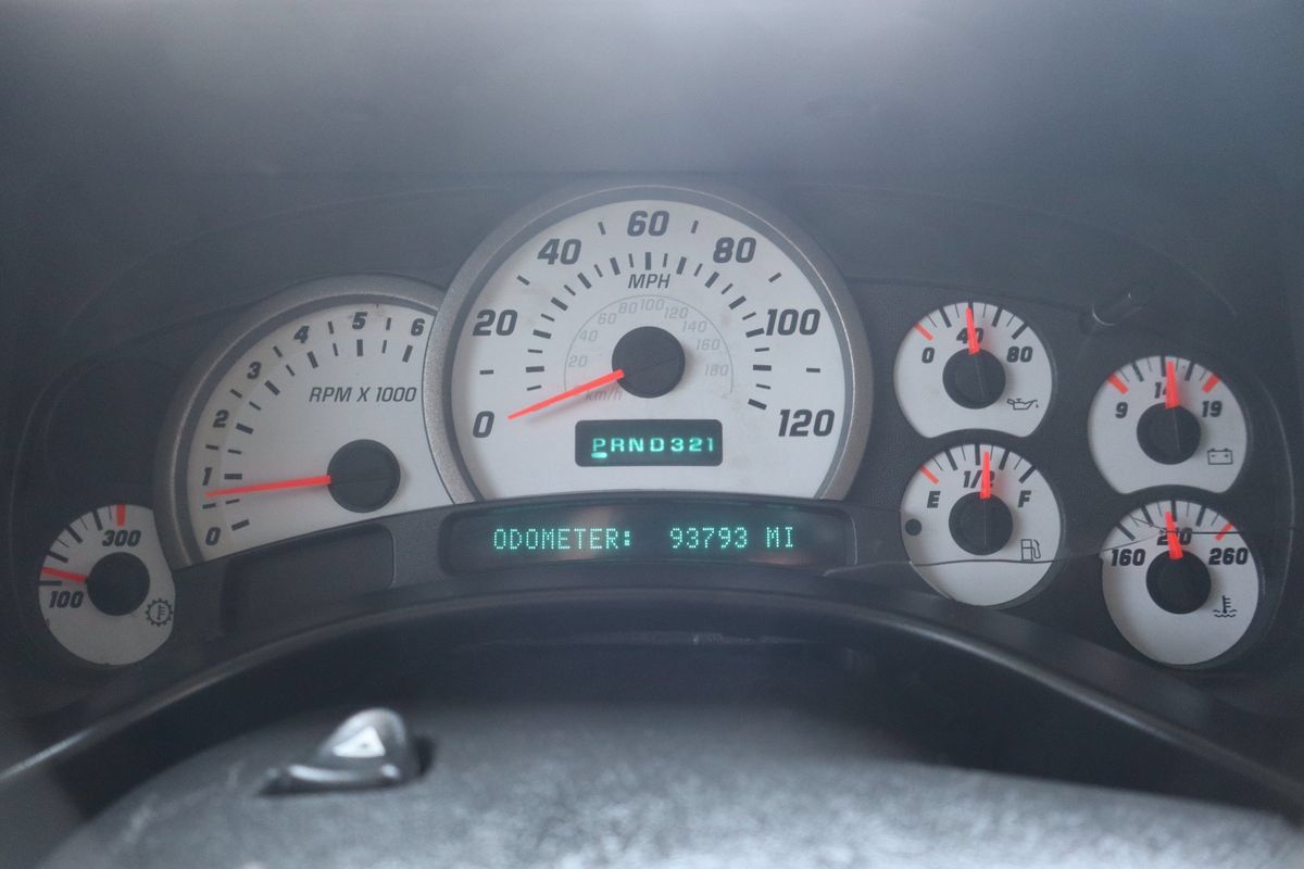 Used 2003 HUMMER H2 w/ Preferred Equipment Group AWD/4WD image 34