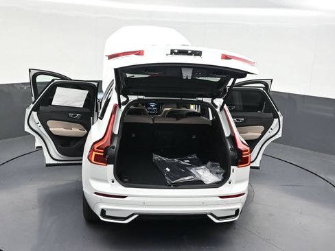 Used 2026 Volvo XC60 B5 Core AWD/4WD image 34