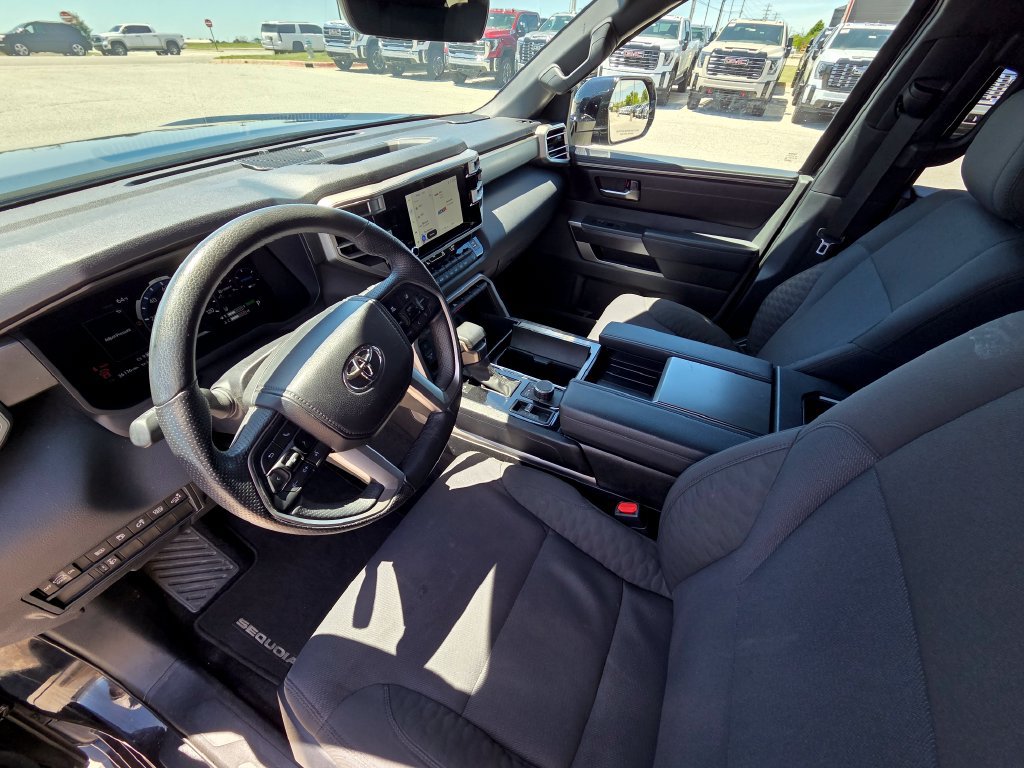 Used 2025 Toyota Sequoia SR5 AWD/4WD image 10
