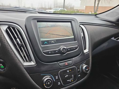 Used 2017 Chevrolet Malibu LS FWD image 28