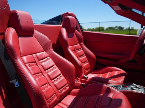 Used 2013 Ferrari 458 Spider RWD image 21