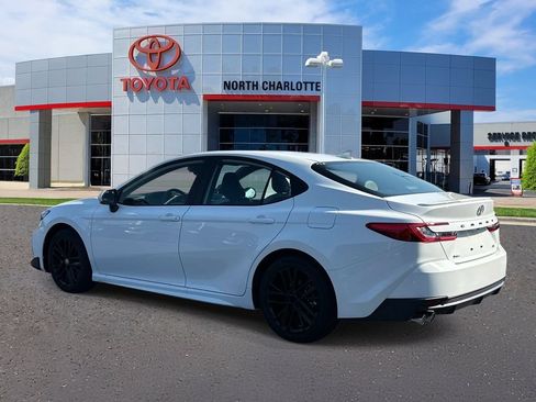 Used 2026 Toyota Camry SE FWD image 5
