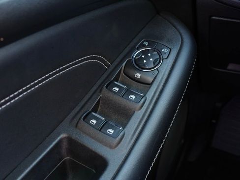 Used 2024 Ford Edge Titanium image 10