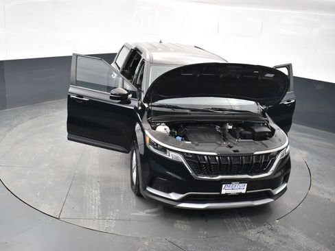 Used 2024 Kia Carnival LX image 21
