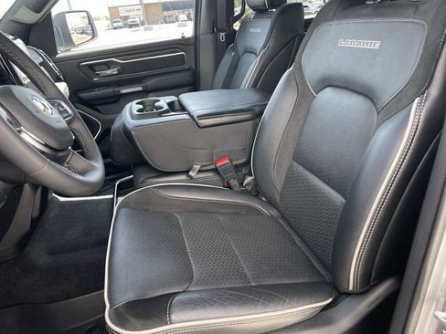 Used 2025 RAM 1500 Laramie AWD/4WD image 11