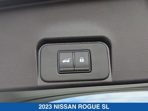 Used 2023 Nissan Rogue SL AWD/4WD image 34