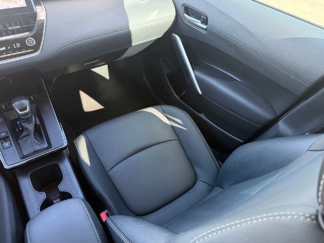 Used 2026 Toyota Corolla Cross XLE w/ Convenience Package FWD image 26