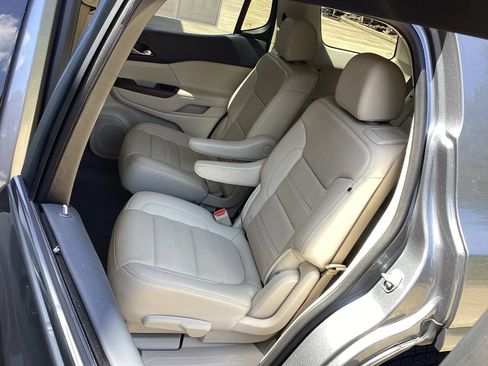 Used 2022 GMC Acadia Denali w/ Denali Technology Package AWD/4WD image 50