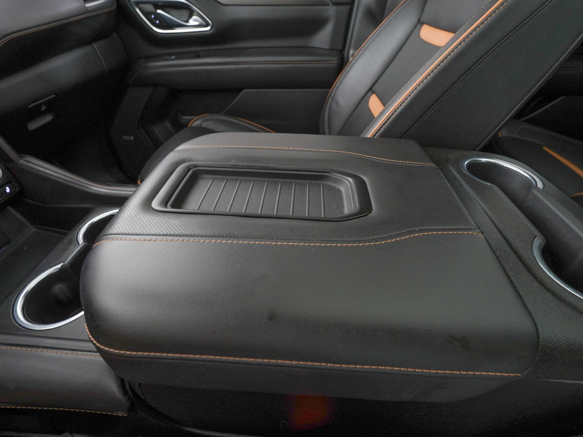Used 2023 GMC Yukon AT4 AWD/4WD image 30