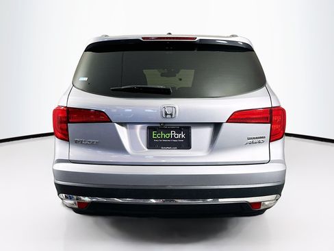 Used 2017 Honda Pilot Touring image 7