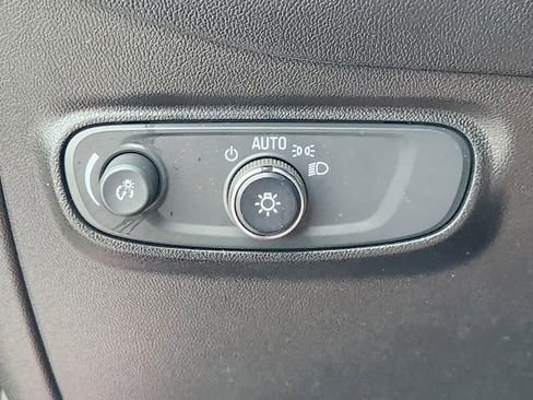 Used 2022 Chevrolet Equinox RS w/ RS Leather Package FWD image 21